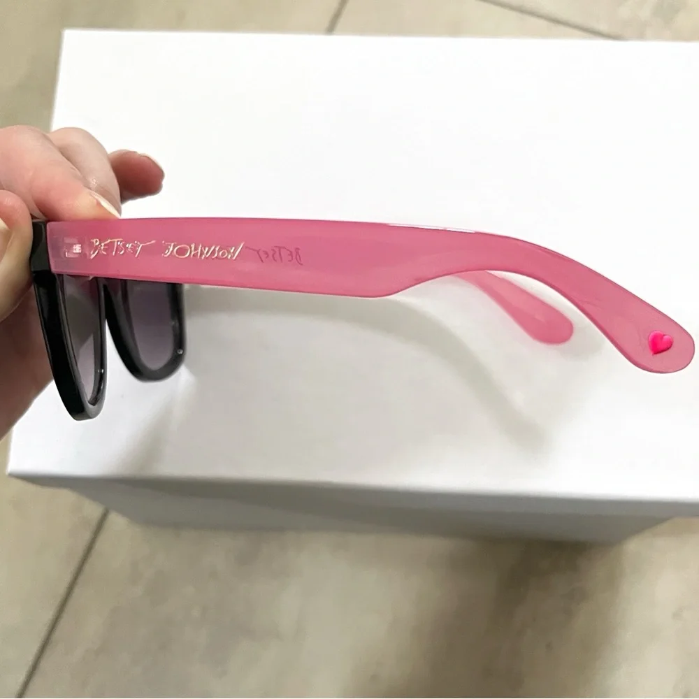 2 Pairs - Betsey Johnson Wayfarer Style Sunglasses |GUC | Pink/Black, Brown